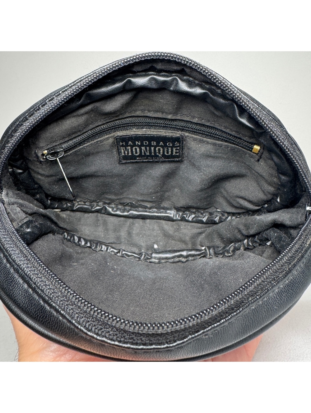 80s/90s Handbags Monique Patchwork Leather Round Crossbody Bag - Picture 6 of 7